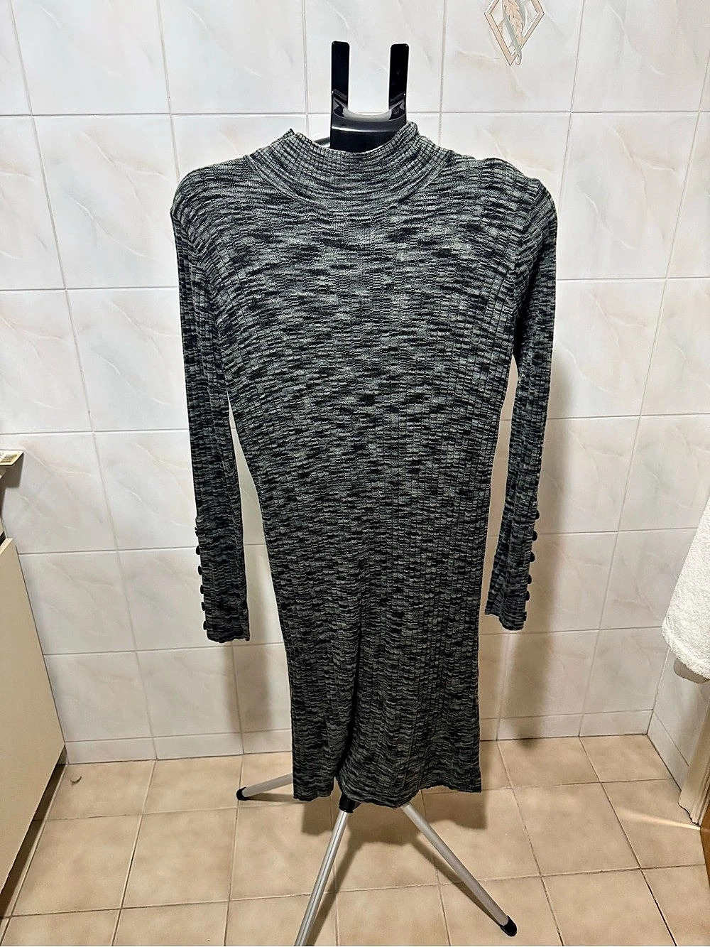 Solutions Gray Black Knit Midi Dress Size Medium